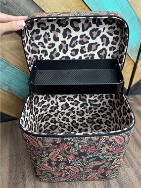 Sterling Kreek Paisley Wild Makeup Box